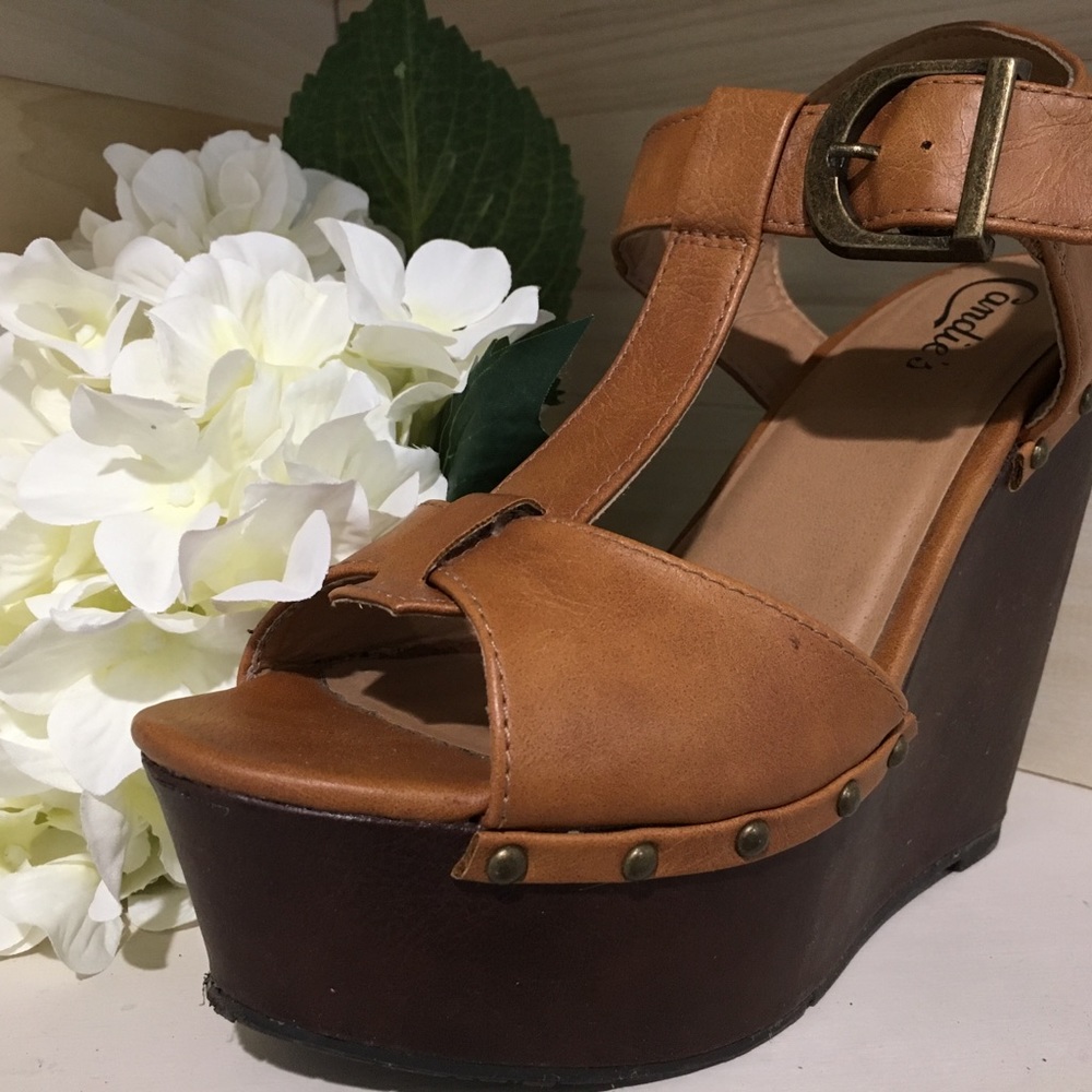 Candie’s Camel Buckle T Strap Wedges - Size 7